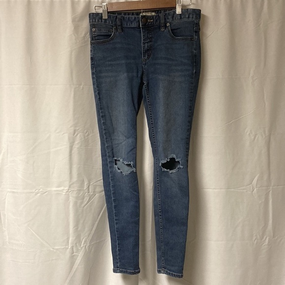 Free People Distressed Knee Jeans - Picture 2 of 15